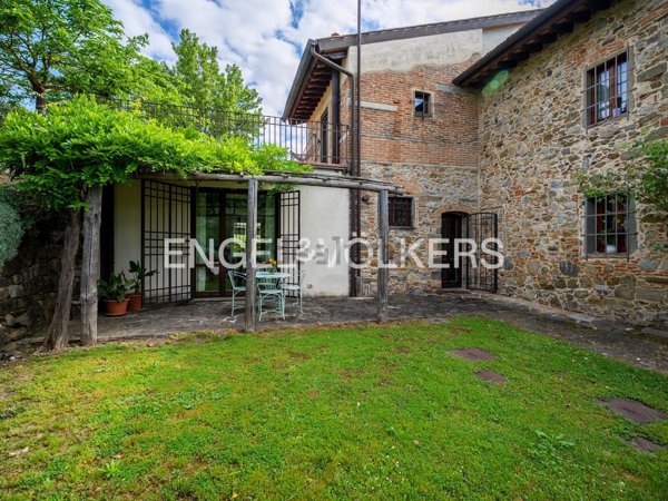 casa indipendente in vendita a Carmignano