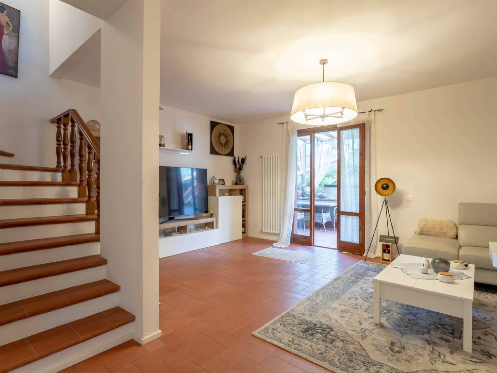 casa indipendente in vendita a Carmignano