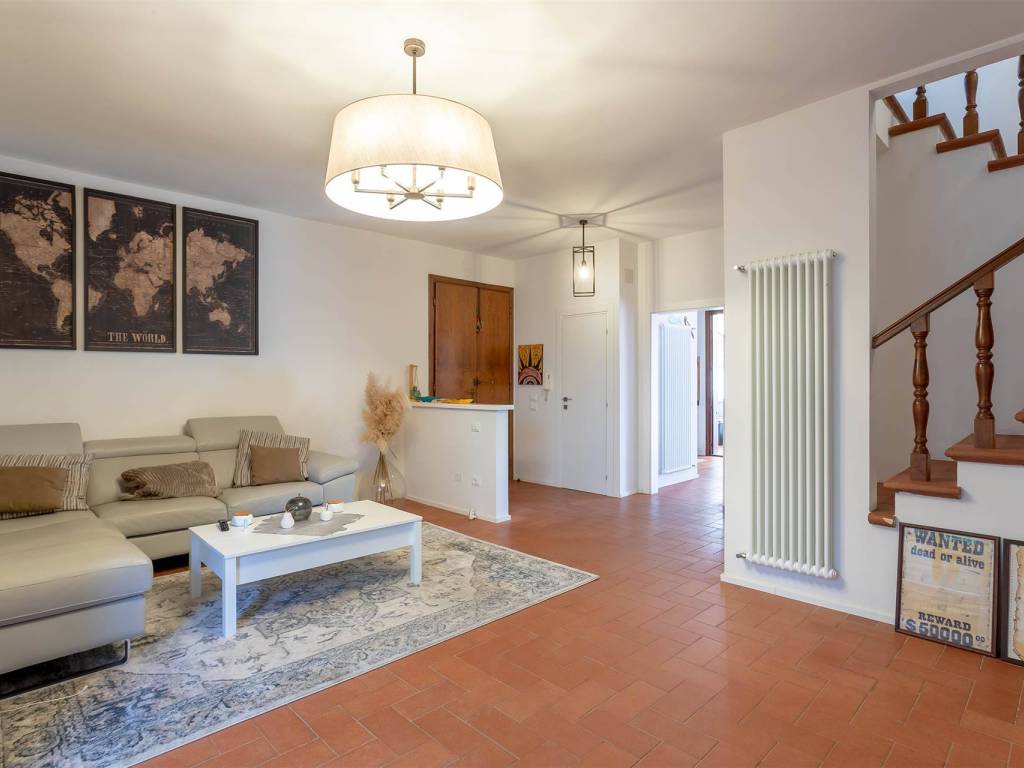 casa indipendente in vendita a Carmignano