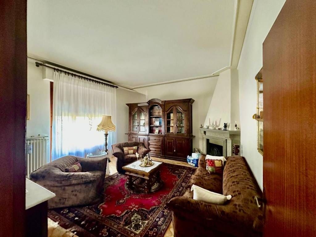 casa indipendente in vendita a Carmignano