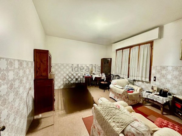 casa indipendente in vendita a Carmignano