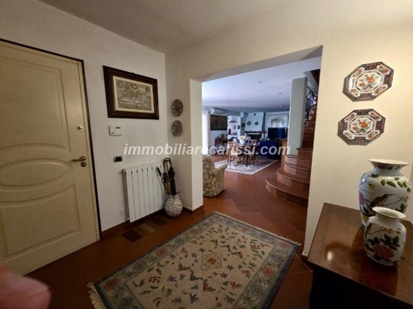 casa indipendente in vendita a Carmignano