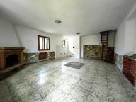 casa indipendente in vendita a Carmignano