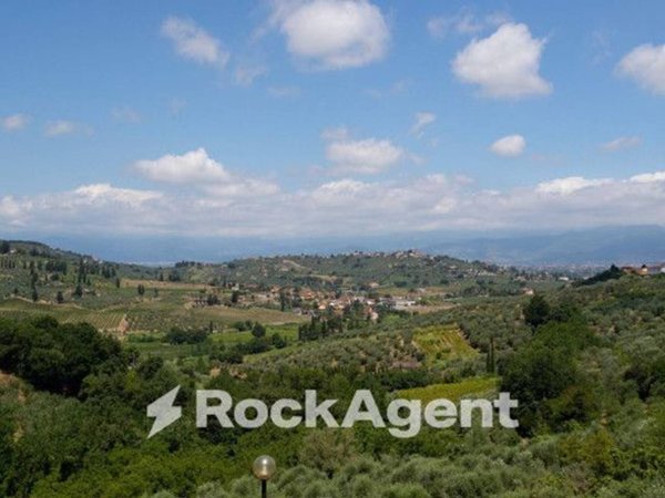 casa indipendente in vendita a Carmignano