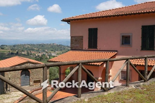 casa indipendente in vendita a Carmignano