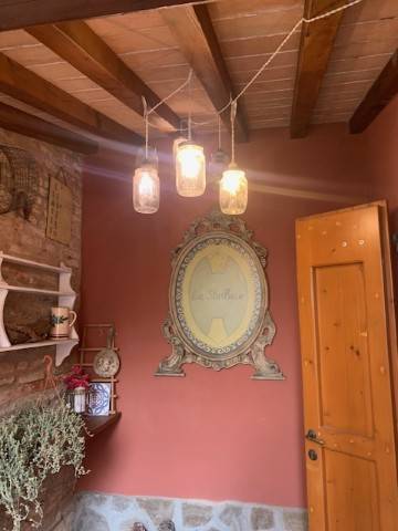 casa indipendente in vendita a Carmignano