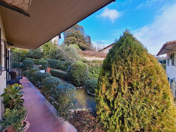 casa indipendente in vendita a Carmignano