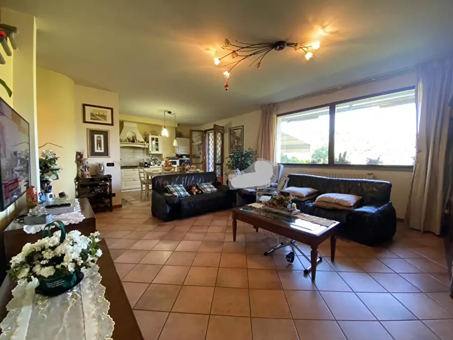 casa indipendente in vendita a Carmignano