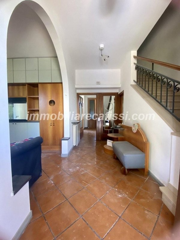 casa indipendente in vendita a Carmignano