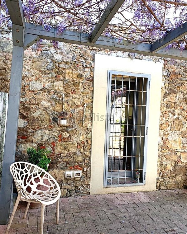 esavano in vendita a Carmignano