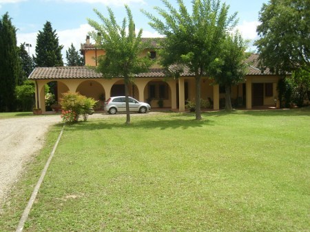 casa indipendente in vendita a Carmignano