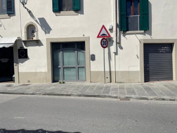 negozio in vendita a Carmignano