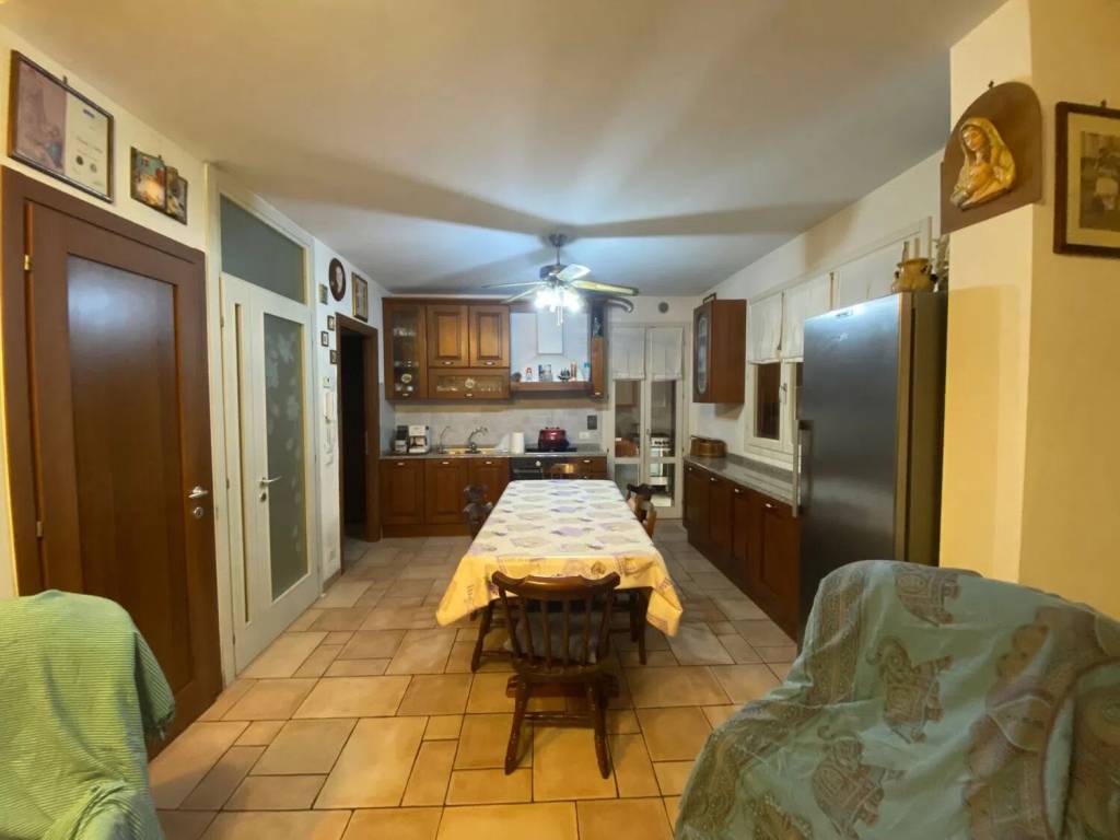 casa indipendente in vendita a Carmignano