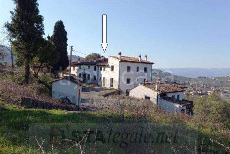 casa indipendente in vendita a Carmignano
