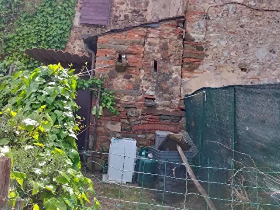 casa indipendente in vendita a Carmignano