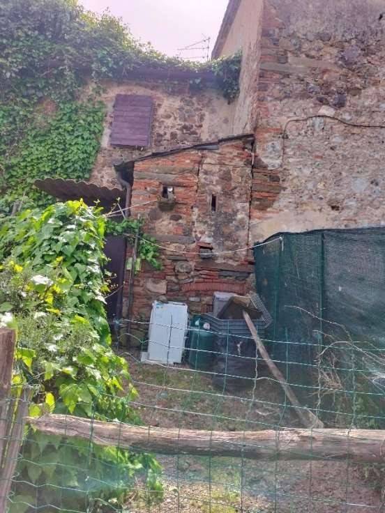 casa indipendente in vendita a Carmignano