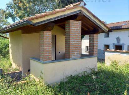 casa indipendente in vendita a Carmignano