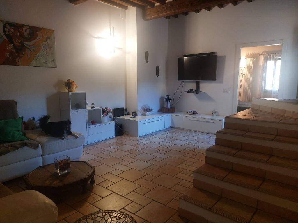 casa indipendente in vendita a Carmignano