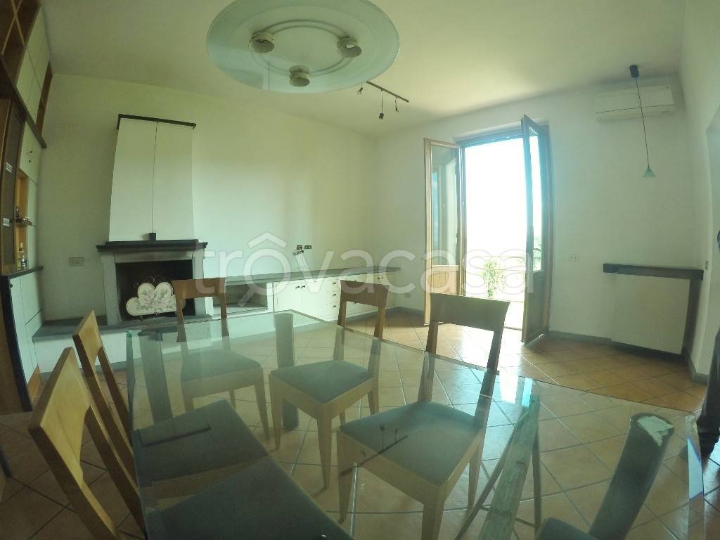casa indipendente in vendita a Carmignano