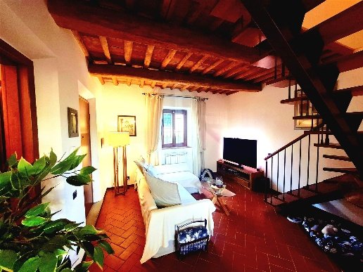 casa indipendente in vendita a Carmignano