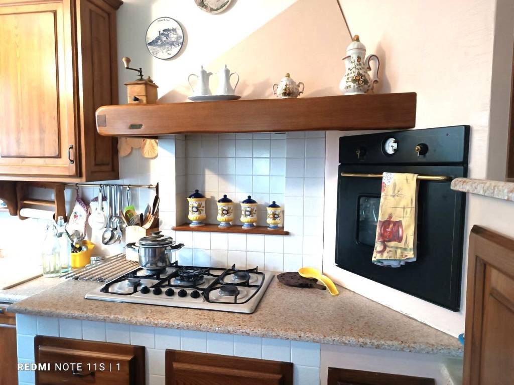 casa indipendente in vendita a Carmignano