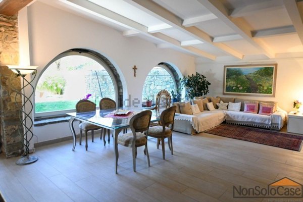 casa indipendente in vendita a Carmignano
