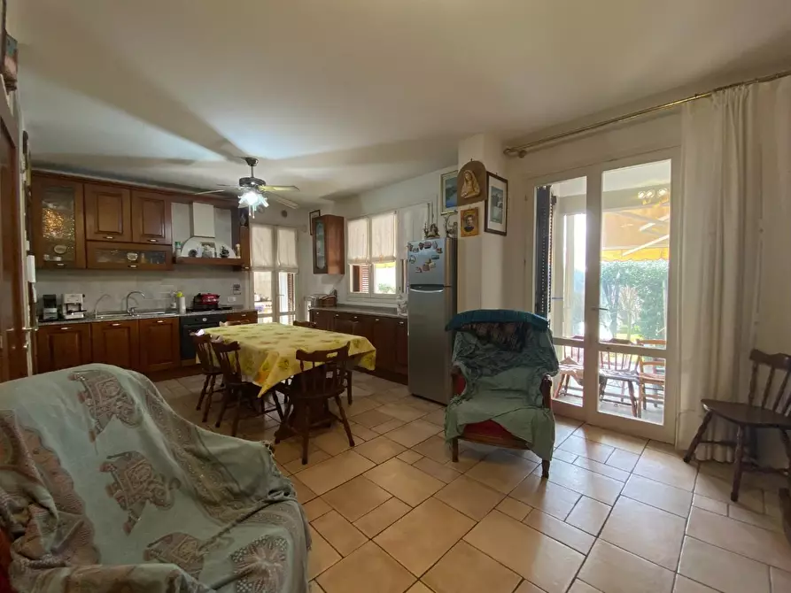 casa indipendente in vendita a Carmignano