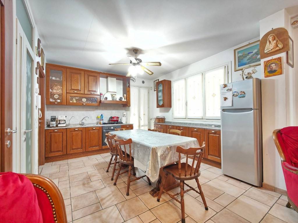 casa indipendente in vendita a Carmignano