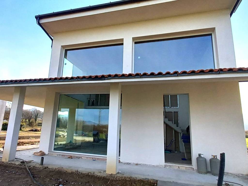 casa indipendente in vendita a Carmignano