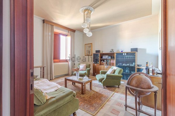 casa indipendente in vendita a Carmignano