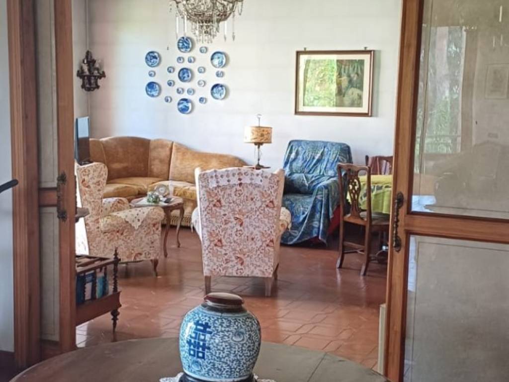 casa indipendente in vendita a Carmignano