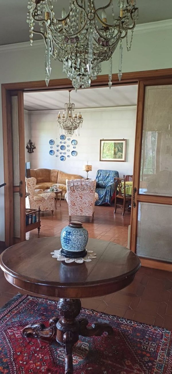 casa indipendente in vendita a Carmignano