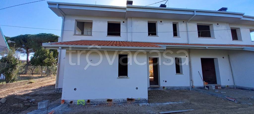 casa indipendente in vendita a Carmignano