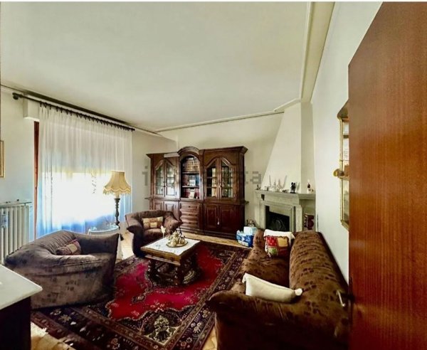 casa indipendente in vendita a Carmignano