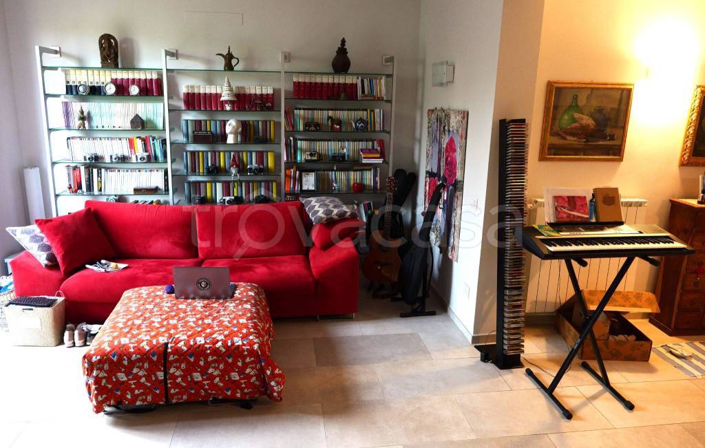 casa indipendente in vendita a Carmignano