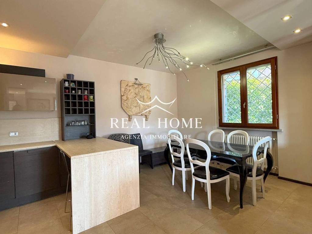 casa indipendente in vendita a Carmignano