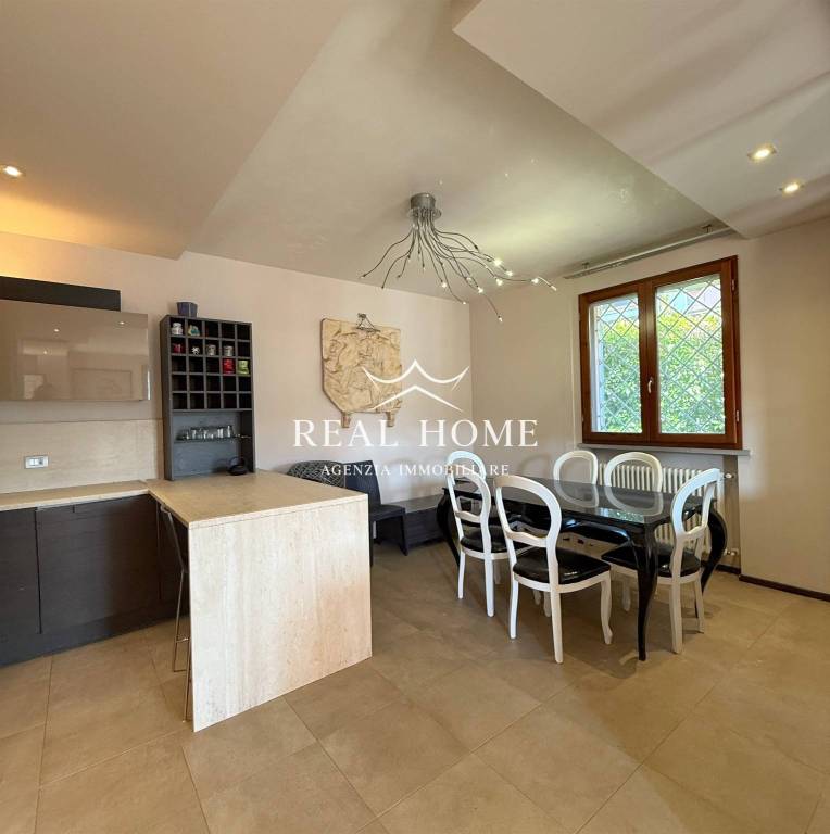 casa indipendente in vendita a Carmignano