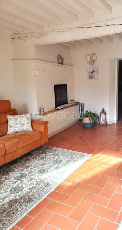 casa indipendente in vendita a Carmignano