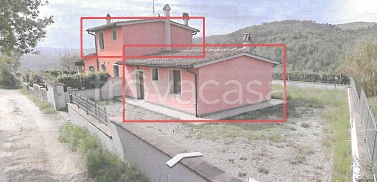 casa indipendente in vendita a Carmignano