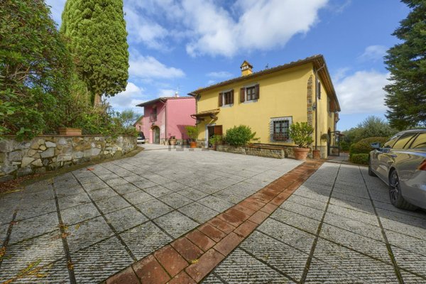 casale in vendita a Carmignano