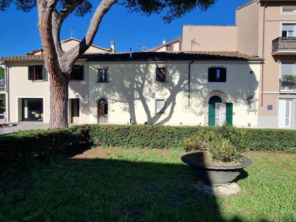 casa indipendente in vendita a Carmignano