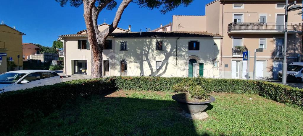 casa indipendente in vendita a Carmignano