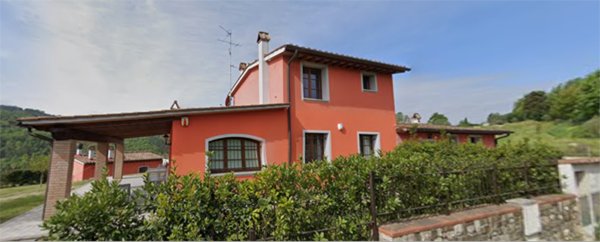 casa indipendente in vendita a Carmignano