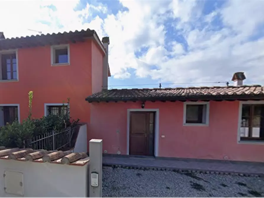 casa indipendente in vendita a Carmignano