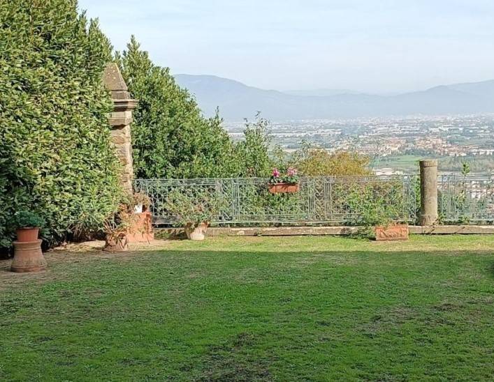 casa indipendente in vendita a Carmignano