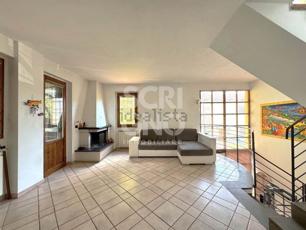 casa indipendente in vendita a Carmignano