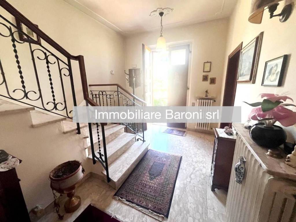 casa indipendente in vendita a Carmignano