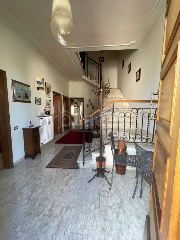 casa indipendente in vendita a Carmignano