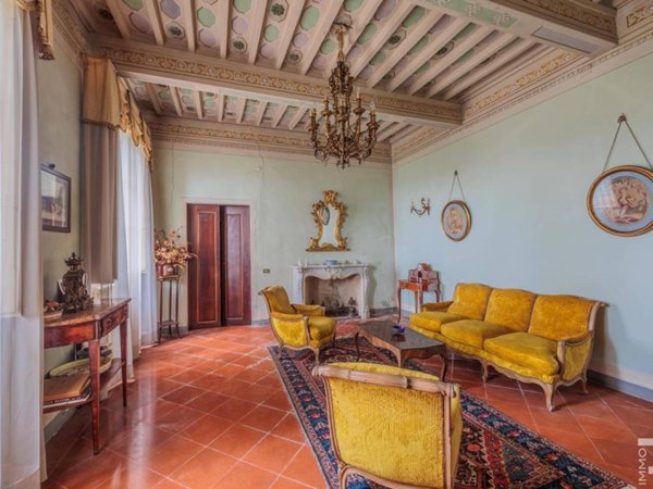 villa in vendita a Carmignano