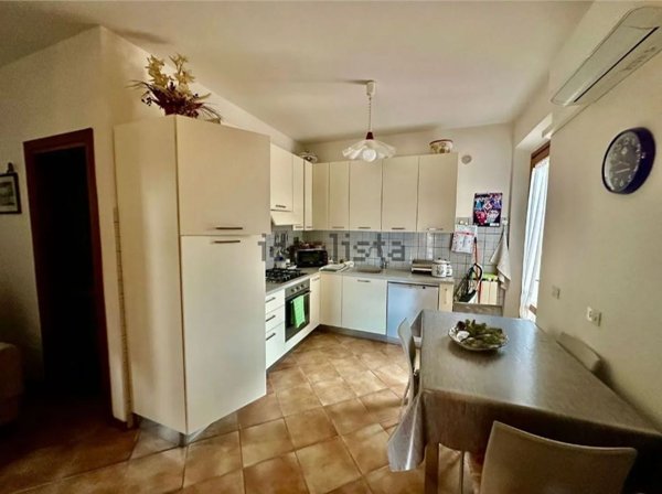 casa indipendente in vendita a Carmignano